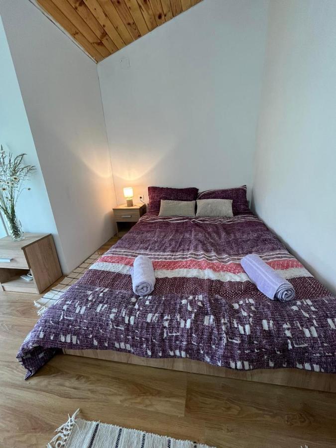 Rooms Ljubenko คาร์โลวัตส์ ภายนอก รูปภาพ